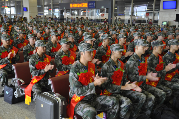 河南省2015年首批新兵入伍（组图）