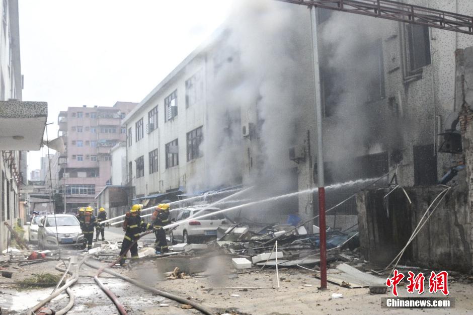 广东深圳一工厂发生液化气爆炸致一人重伤