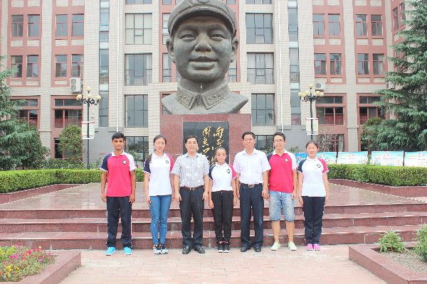 走进郑州市第七中学 感受新疆学子最美笑脸