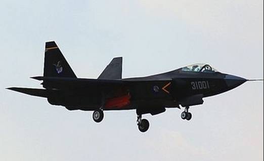 第四代隐身战机歼31亮相北京航展，下马谣言不攻自破