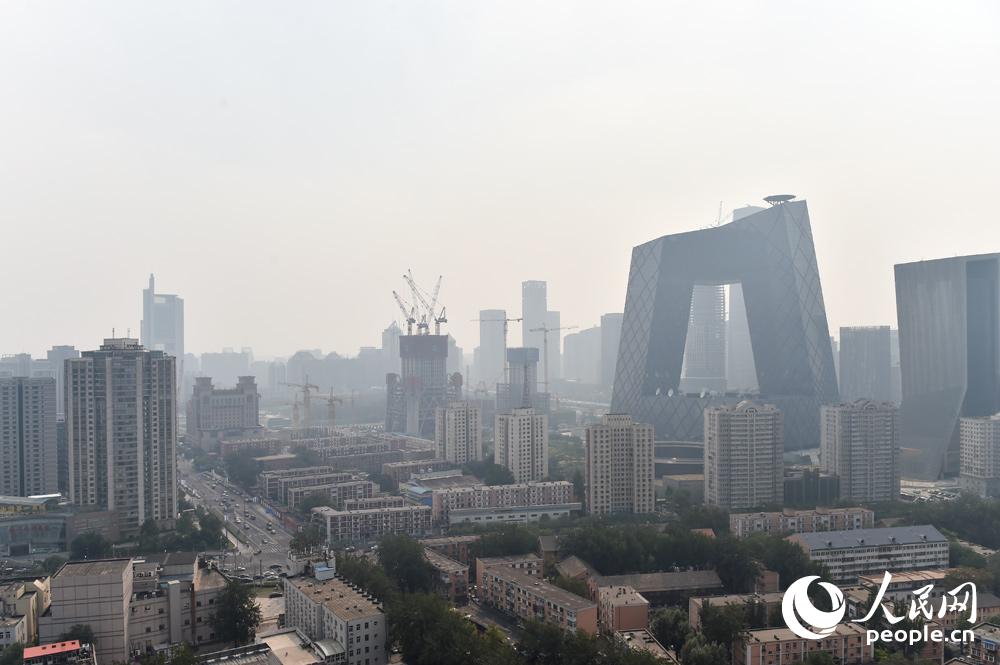 北京暂别好天气 “阅兵蓝”后现中度污染