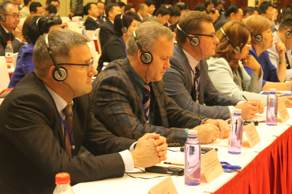 第二届新疆兵团绿洲产业博览会举办主论坛