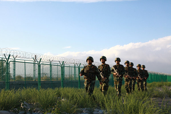 新疆伊犁边防优化服务举措、警地携手共庆古尔邦节