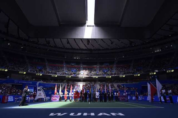 武汉网球公开赛中央球场正式启用 市长万勇携手李娜科维托娃为球场揭幕