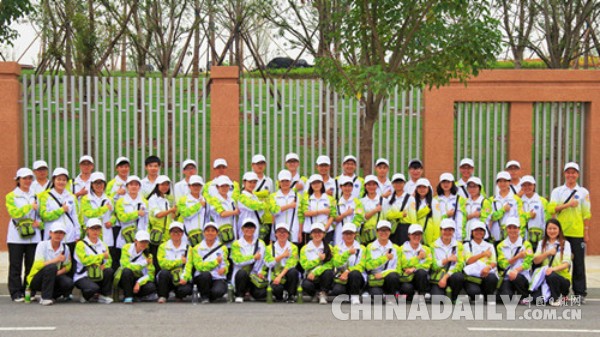 园博会上的大学生志愿者 为武汉工程科技学院点赞