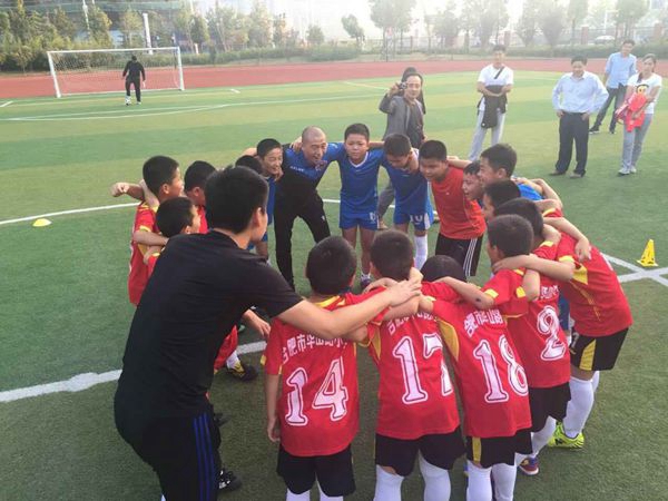 国足名宿刘国江出席2015年合肥市校园足球培训讲座