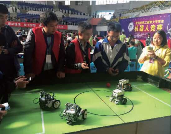 贵州省中小学生开展机器人竞赛（图）