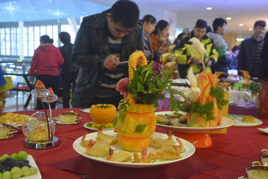 首届•中国京津冀美食节在石开幕 现场美食大比拼