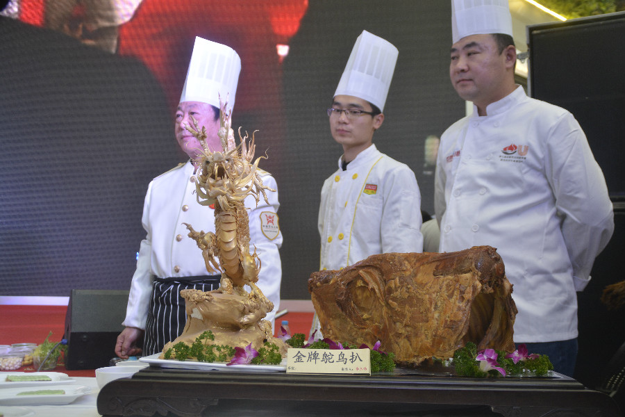 首届•中国京津冀美食节在石开幕 现场美食大比拼