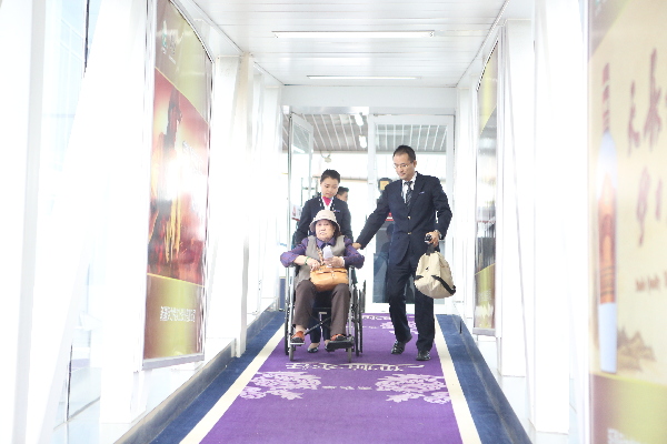 国际残疾人日 南航在乌保障21名特殊旅客
