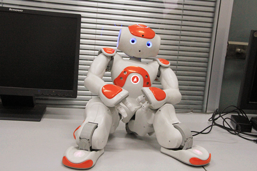 东北大学：“NAO”机器人老师红遍课堂