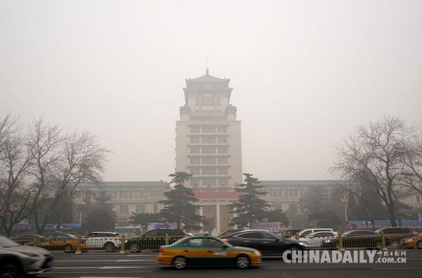 北京环保局：我市空气重污染预警级别由蓝色升级为黄色