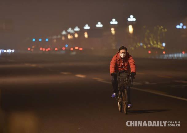 北京环保局：2015年空气质量达标天数比2014年增14天