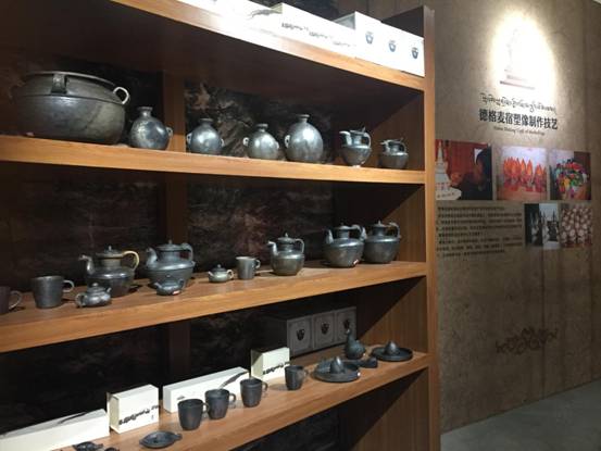 “康巴文化中心”德格在成都高新区举办非物质文化遗产展
