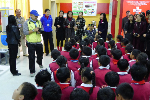 云南首个红十字生命安全体验教室在东川落成