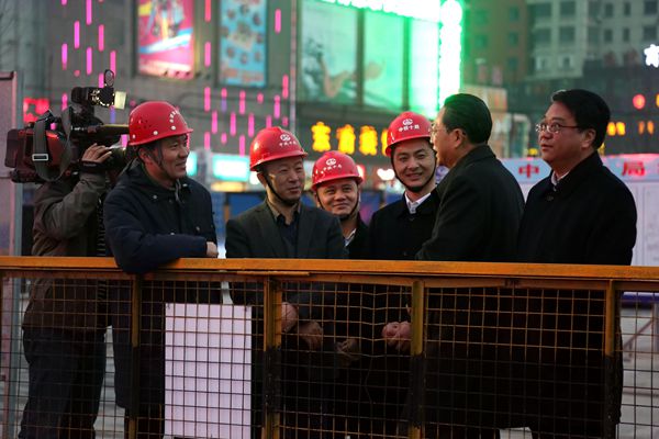 安徽省长李锦斌到合肥地铁项目表示慰问