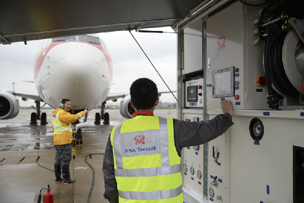 海南航空致力营造“绿色航空” 节能减排从给“飞机洗澡”开始