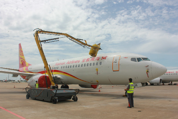 海南航空致力营造“绿色航空” 节能减排从给“飞机洗澡”开始