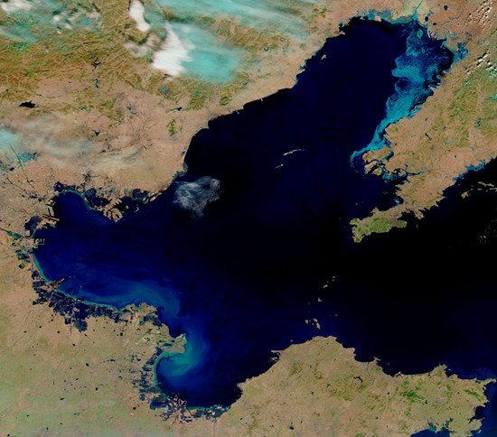 渤海海冰持续消融  面积仅约4000平方公里