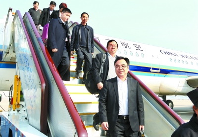 为两会带去更多“湖南声音” 在湘全国政协委员抵京