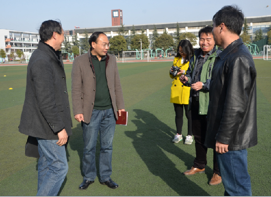 郑州市校园足球特色学校复核评估组来郑州47中进行考核
