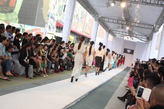 在成都设计人生：本土服装设计师崛起助推蓉城时尚升级