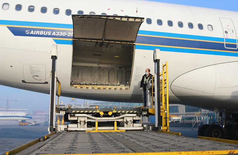 南航新疆分公司圆满完成“两会”运输服务保障