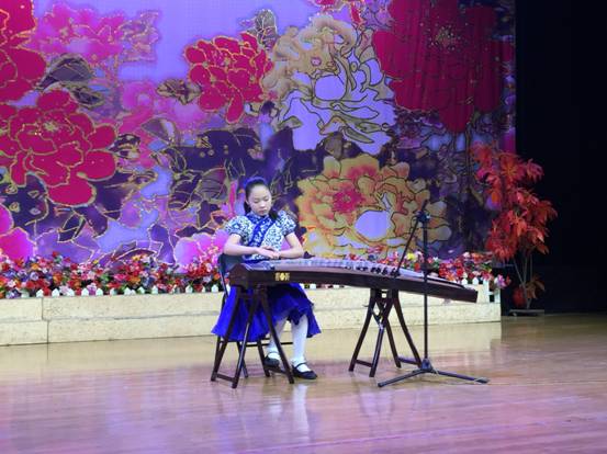 11岁南京女孩举行首场个人音乐会