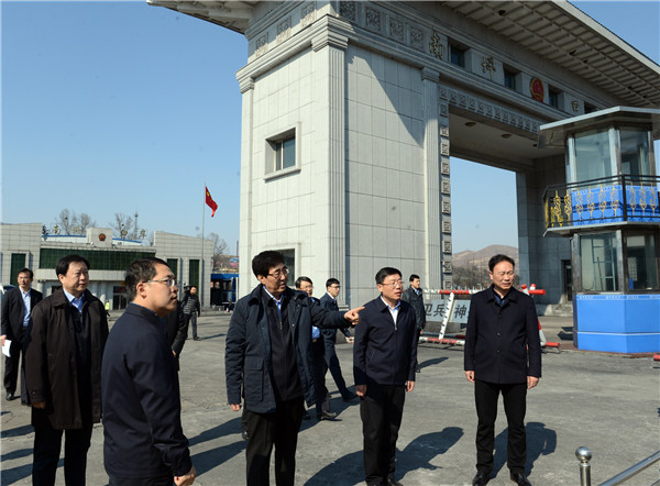 巴音朝鲁到延边州和龙市南坪镇高岭村调研