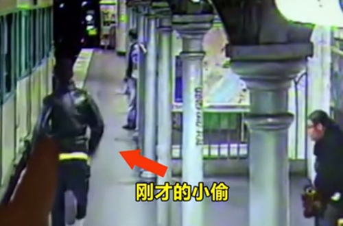 窃贼分赃不均起内讧举报同伙 女子派出所里偷警察手机 细数那些“另类”小偷