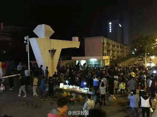 窃贼分赃不均起内讧举报同伙 女子派出所里偷警察手机 细数那些“另类”小偷