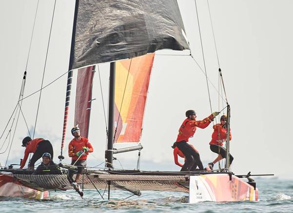 2016国际极限帆船系列赛第二站青岛收帆阿灵基队获得冠军