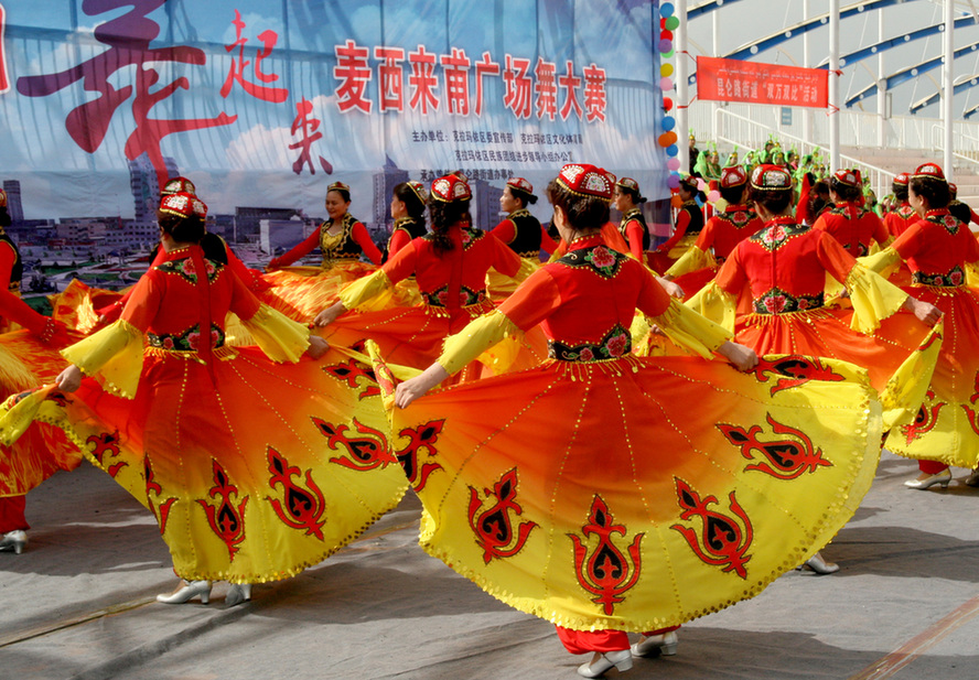 新疆克拉玛依：“舞”出民族情