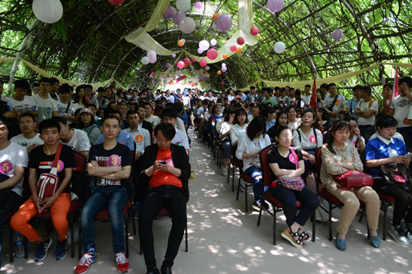 手语传情“说”出无声的爱 郑州举办第七届聋哑人相亲会