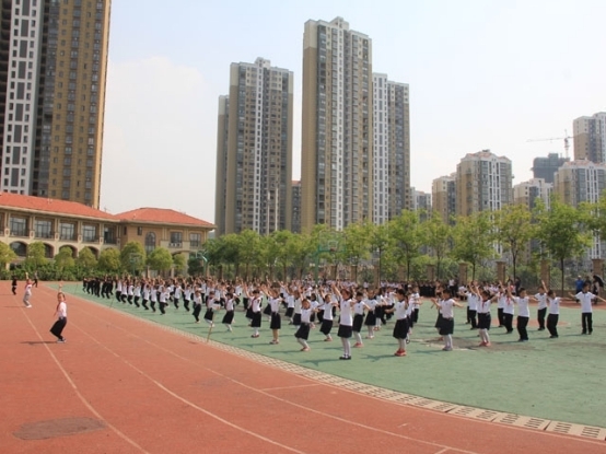 阿奎利亚学校“心育、乐学”特色教育模式结硕果