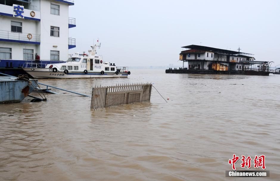 长江中下游全线超警戒水位 江西发布首个洪水红色预警