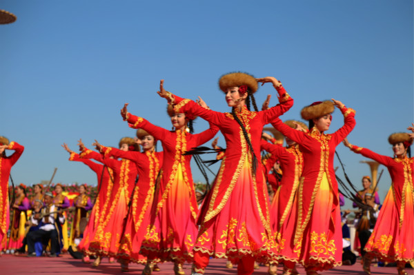 新疆阿克陶县第一届荷花节暨民俗文化旅游节开幕