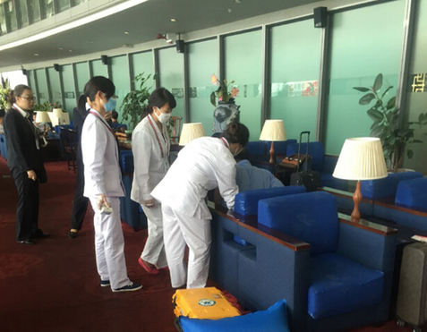 东航云南公司紧急救助受伤旅客 获旅客感谢
