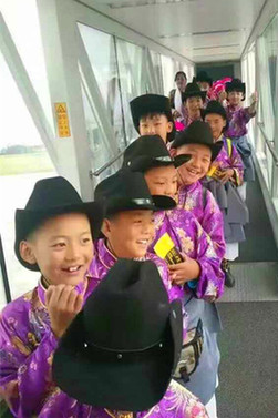 东航云南公司助力藏区儿童合唱团赴京演出