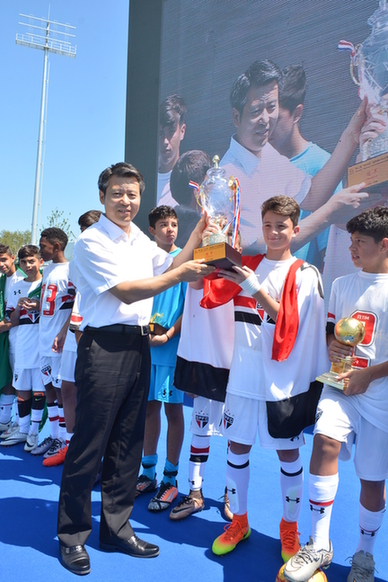 第二届“和平杯”国际青少年足球邀请赛完美收官