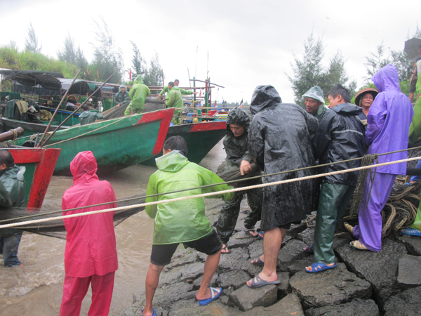 1民宅被淹没 5条小型渔船致沉没 海南澄迈边防暴雨中积极救助受灾群众