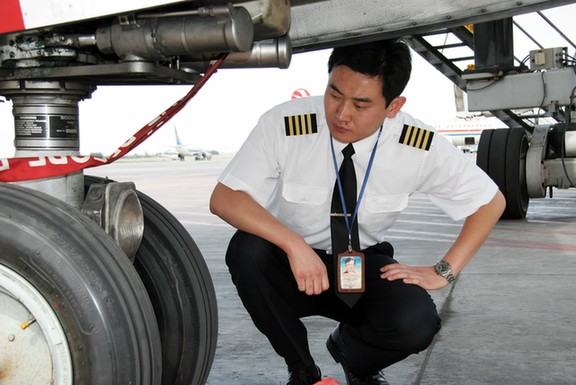 韩勇：南航新疆最年轻模拟机教员的学习成长之路