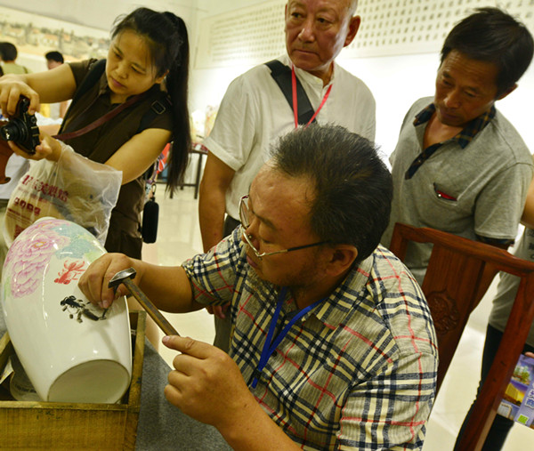 第十六届中国（淄博）国际陶瓷博览会在山东淄博开幕