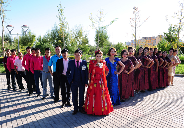 带你去看一场美轮美奂的维吾尔族婚礼