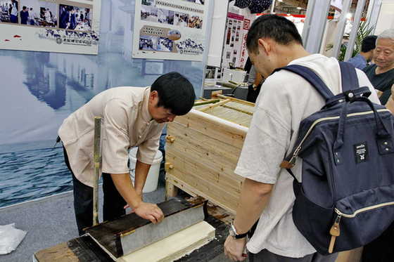 第四届中国非物质文化遗产博览会开幕 可现场体验非遗手工艺