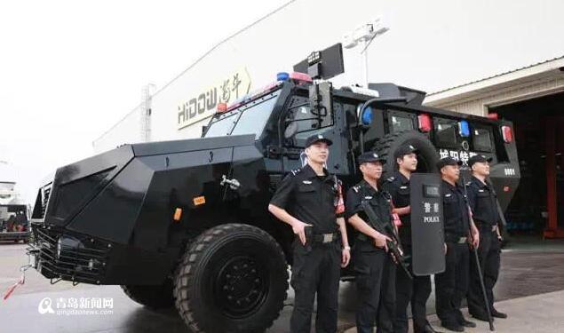 青岛现中国警界首辆新款防暴突击车