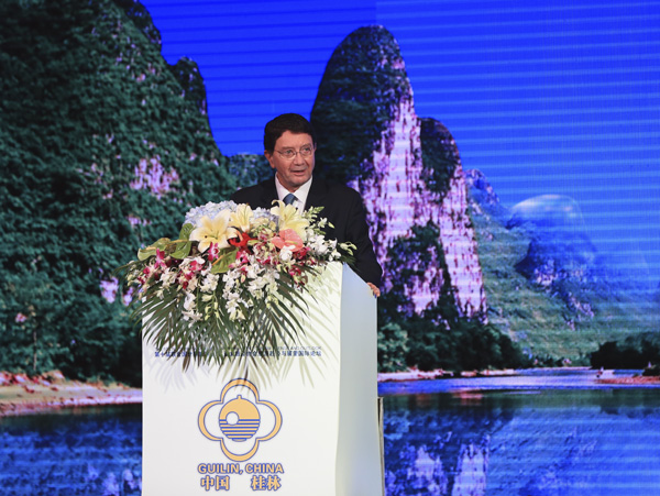 第十届旅游趋势与展望国际论坛在桂林举行