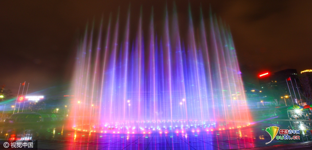 海南最大音乐喷泉亮灯