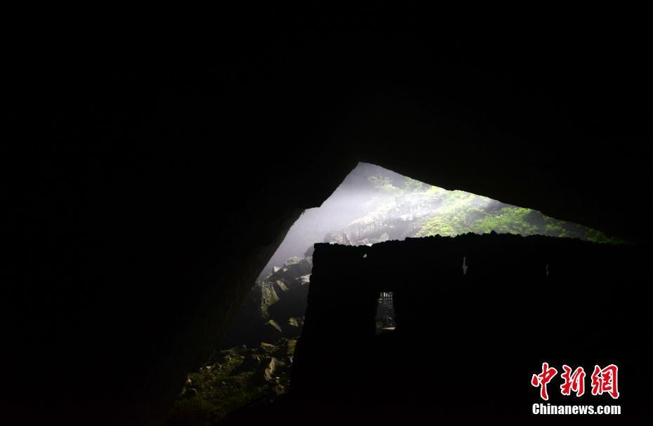 湖南郴州一巨型神秘“天坑” 内现太平军留下的城墙