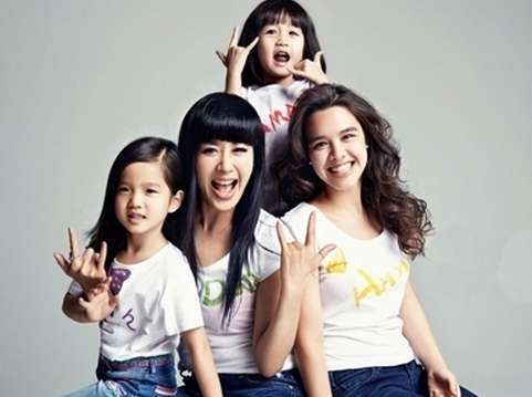 钟丽缇：三段婚姻三个女儿，如今嫁“弟弟”依旧无人看